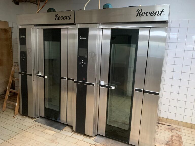 Industrial baking ovens: These ovens are typically used in commercial bakeries for large-scale bread and pastry production.